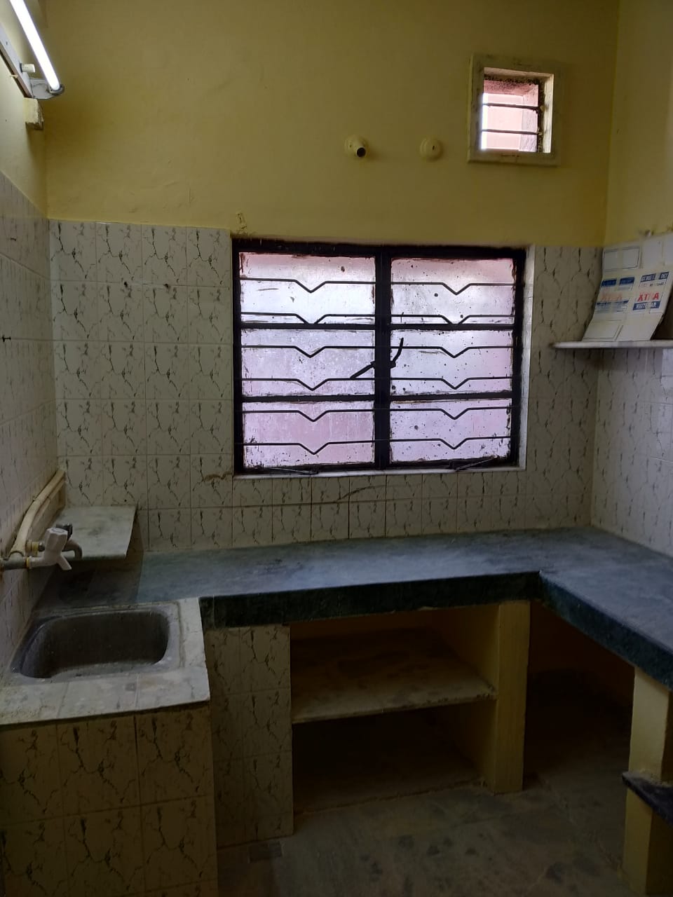 2 BHK Flat for sale in Hi